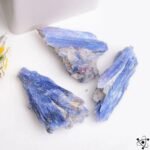 Cyanite Brute pour une Esthétique Unique et Naturelle