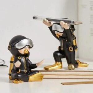 figurine porte stylo plongeurs pour bureau audacieux 834 1