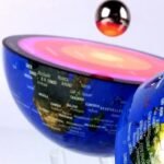 globe terrestre en levitation avec socle transparent 710 1