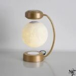lampe lunaire magnetique decorative et apaisante or 180 1