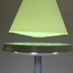 lampe magnetique design innovant avec abat jour levitation 466 1