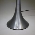 lampe magnetique design innovant avec abat jour levitation 509 1