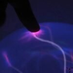 lampe plasma bleu interactive et electrisante 221 1