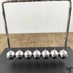 pendule de newton 7 billes design scientifique 763 1