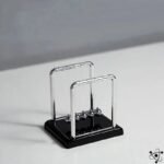 pendule de newton educatif et decoratif petit 396 1