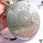 Porte-clés Calendrier Perpétuel Pratique et élégant - Calendrier
