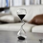 Sablier Irrégulier Artistique pour Redéfinir le Temps