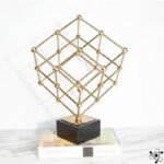 Structure Géométrique Cubique élégante pour votre Espace