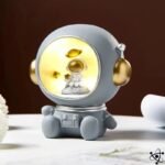 tirelire veilleuse astronautes avec eclairage etoile 831 1