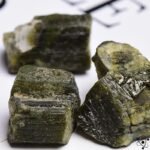 Tourmaline Verte Brute pour Collier et Décoration