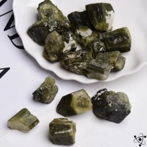 tourmaline verte brute pour collier ou decoration pierre 961 1